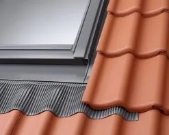 Velux Raccord Sur Toiture EDJ SK06 0000 Pour Tuiles - Pose Encastrees - Larg. 114cm X Haut. 118cm Gris Anthracite