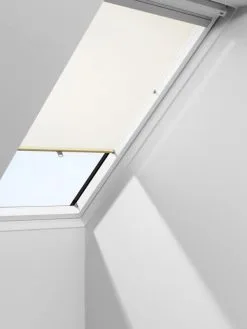 Velux Store Rideau Manuel En Aluminium RHL MK00 9050 Bleu Marine - Larg. 78 Cm X Haut. 74 Cm