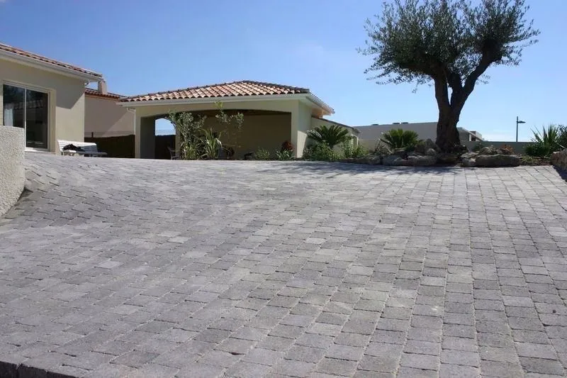 FABEMI DIVISION ENVIRONNEMENT Pave Beton MEDIEVAL Pierre ˗ Long. 16cm X Larg. 16cm X Ep. 6cm 4 FABEMI DIVISION ENVIRONNEMENT Pave Beton MEDIEVAL Pierre ˗ Long. 16cm X Larg. 16cm X Ep. 6cm – Image 2