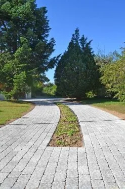 FABEMI DIVISION ENVIRONNEMENT Pave En Beton CATALAN Gris Nuance - Ep. 6cm