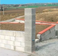 SEAC Bloc Poteau En Beton POTOBLOC - Long. 38cm X Haut. 38cm X Ep. Cm